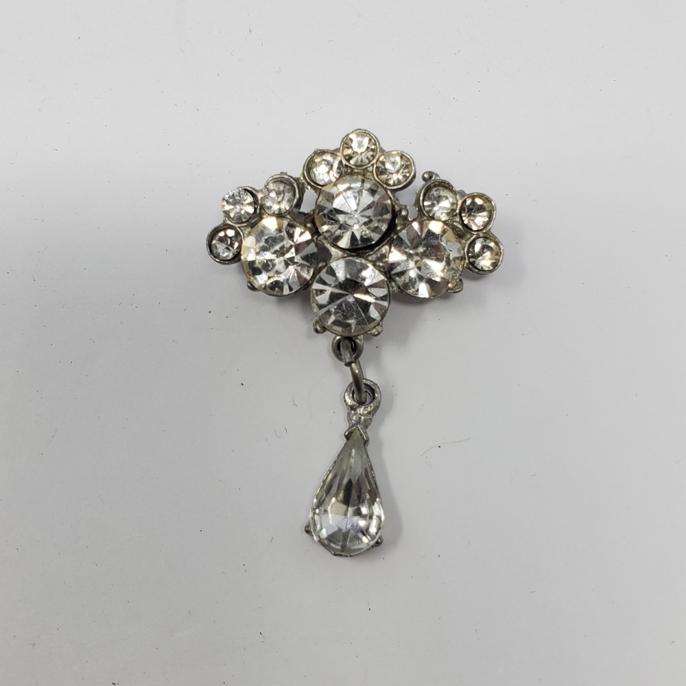 AJC Clear silver tone metal Rhinestone Drop pin Brooch In Great condition